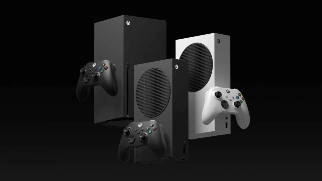 A trio of Xbox Series X/S consoles